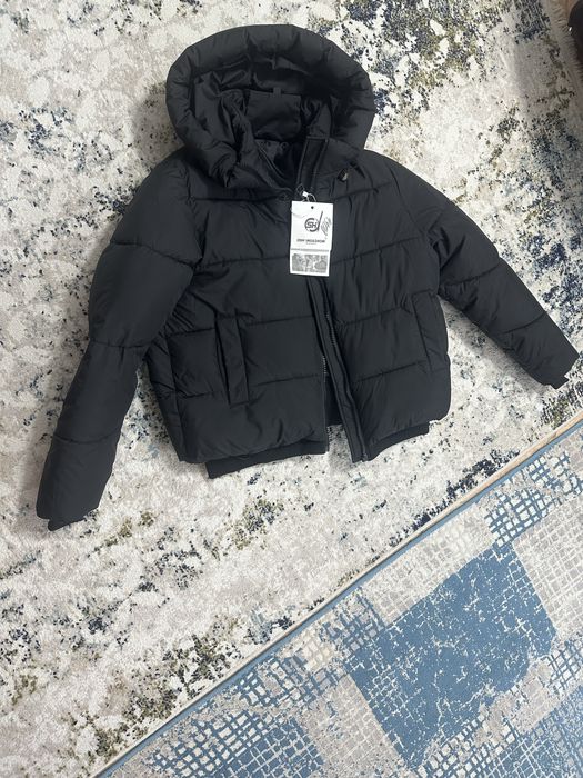 Продам куртки новые