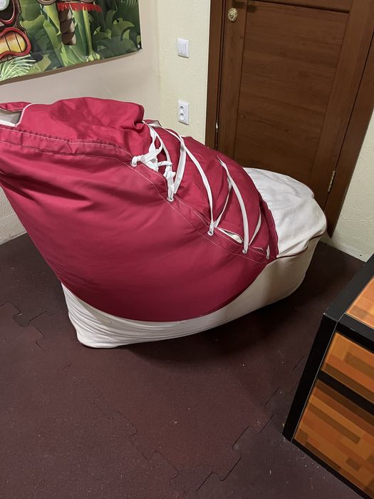 Пуфик башмак-кеды