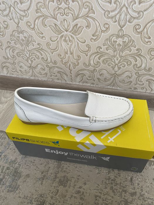 Женская обувь в хорошем состояний