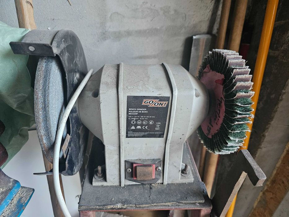 Polizor de banc cu doua pietre de 200