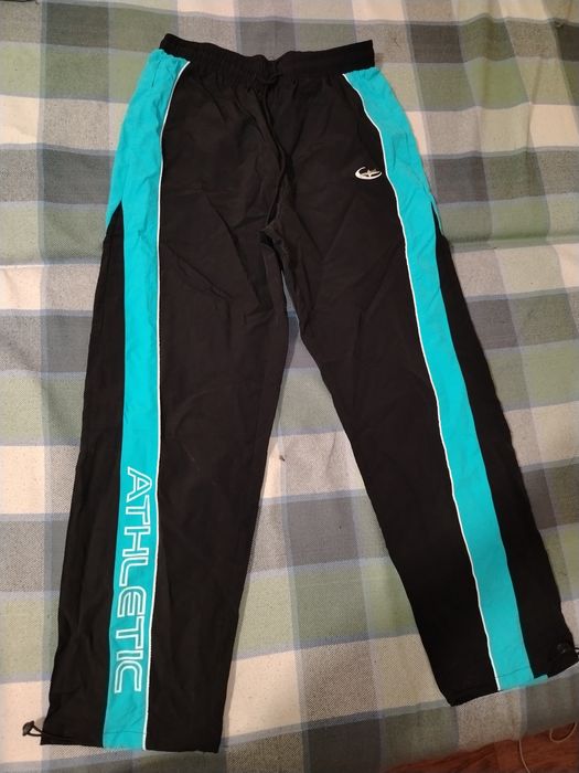 продам трико спортивные новые