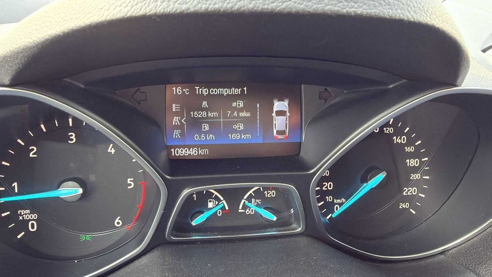 Unic proprietar vand Ford Kuga