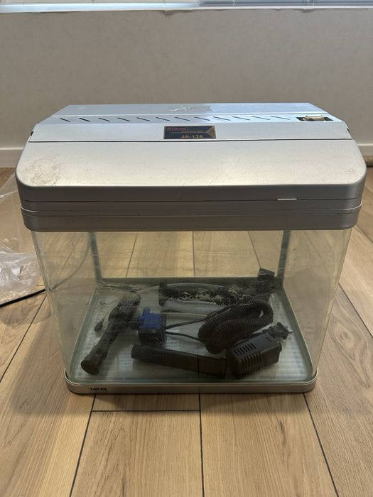 Продам аквариум + каряга