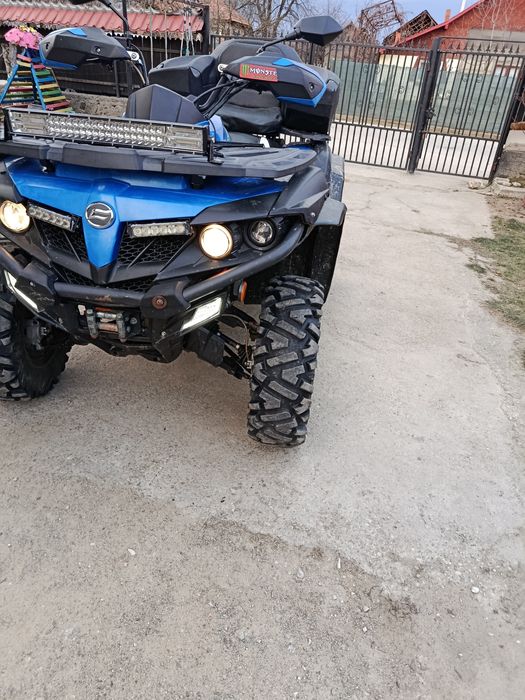 Vând sau schimb can am de 800