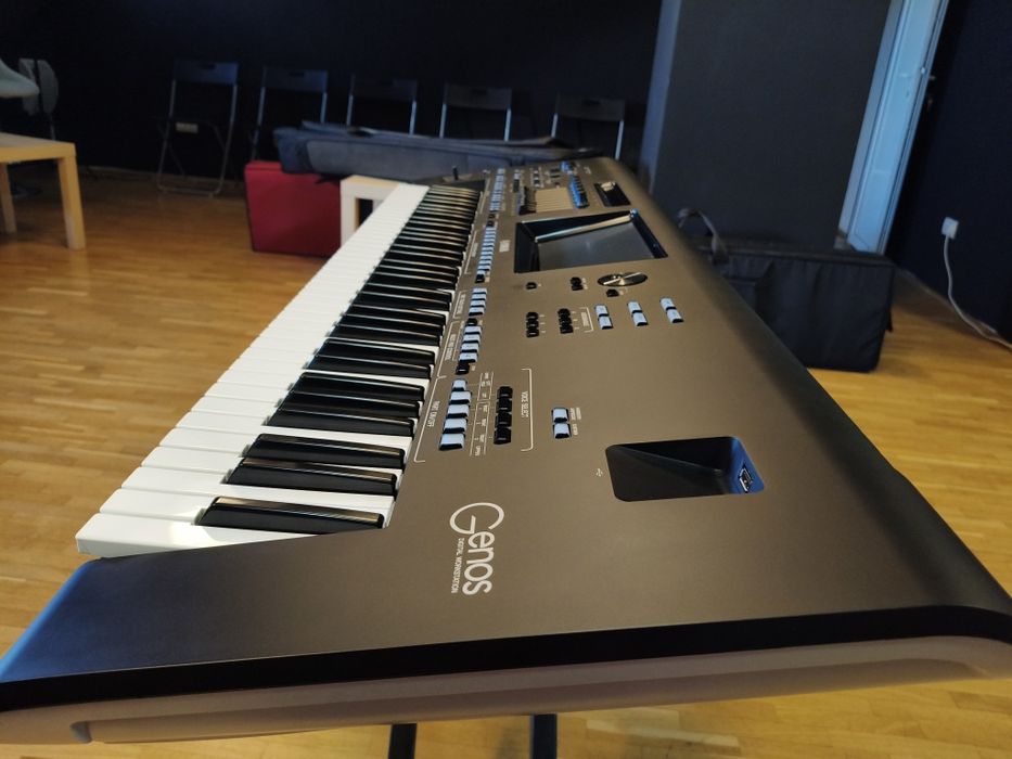 Vând Yamaha Genos 1 , nou