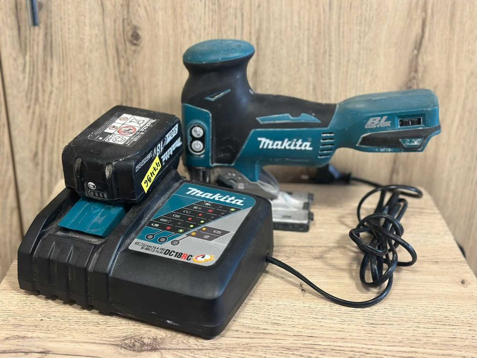 Акумулаторно зеге Makita