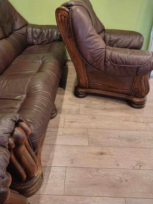 Гарнитура дъб,резбована масив, телешки бокс