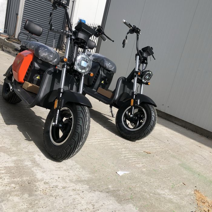 Scuter Electric Model 2025 cu cartelă full led