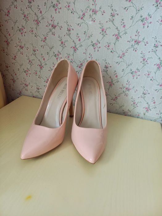 Продам туфли лодочки