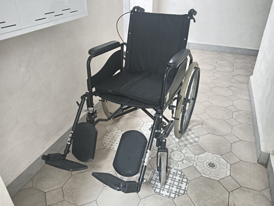 Инвалидная коляска