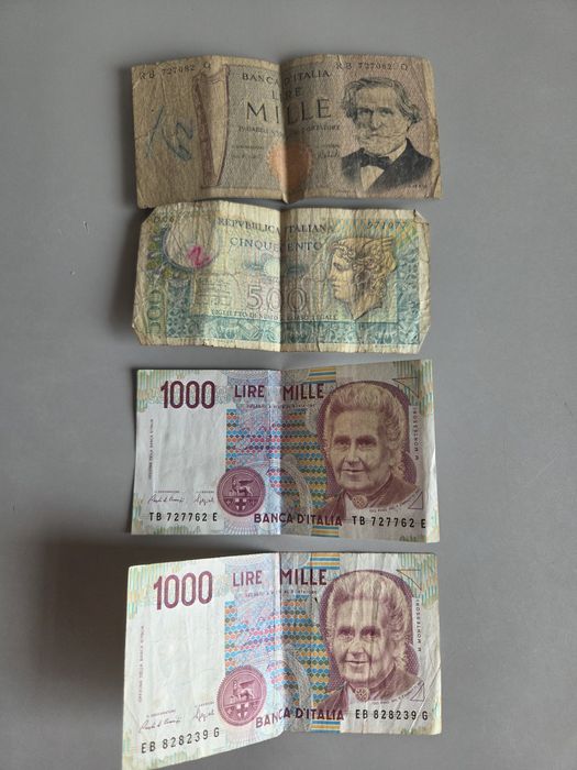 Vand bancnote de colecție