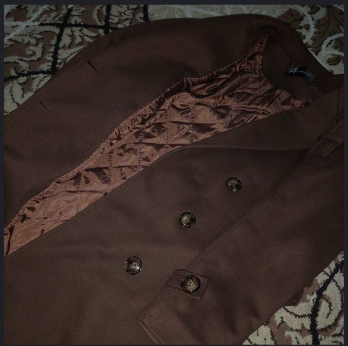 Пальто размер кичиклик киляпти размер М/Л га тучами бемалол