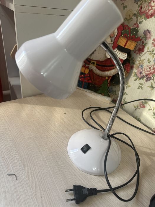 Настольная лампа