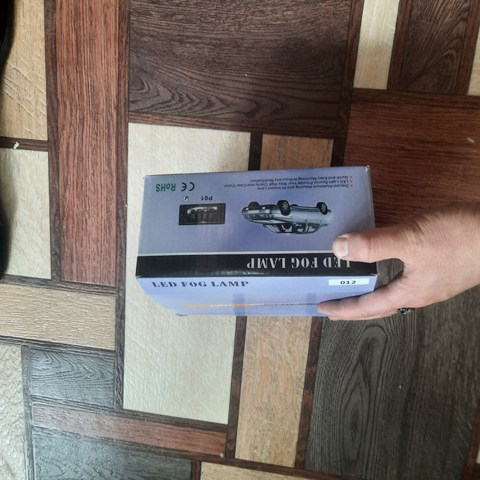 Продам противотуманки новые