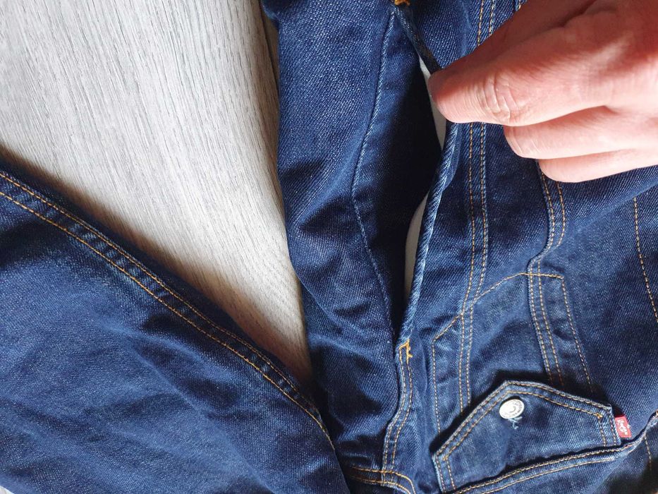 Geaca de blugi LEVI'S 71500 Sherpa (fabricata in anul 2002) - Marime M