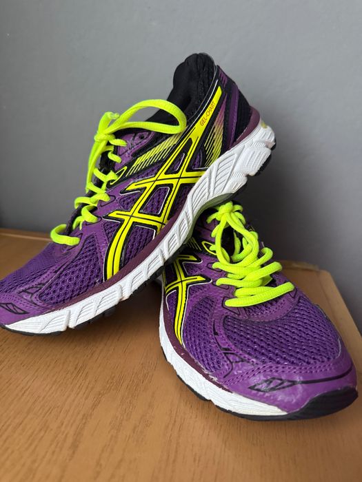 Обувки  за бягане Asics 38,5 номер