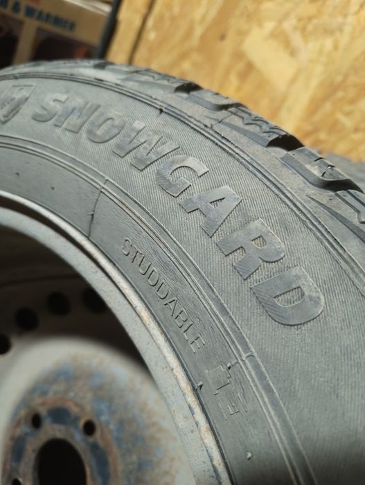 Продам шины зимние