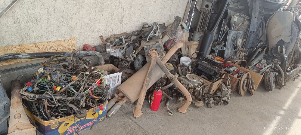 Продам запчасти Ауди а6 с4 универсал