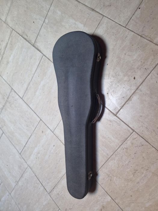 Старинна цигулка