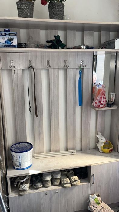 Продается б/у прихожая в хорошем состоянии цена договорная