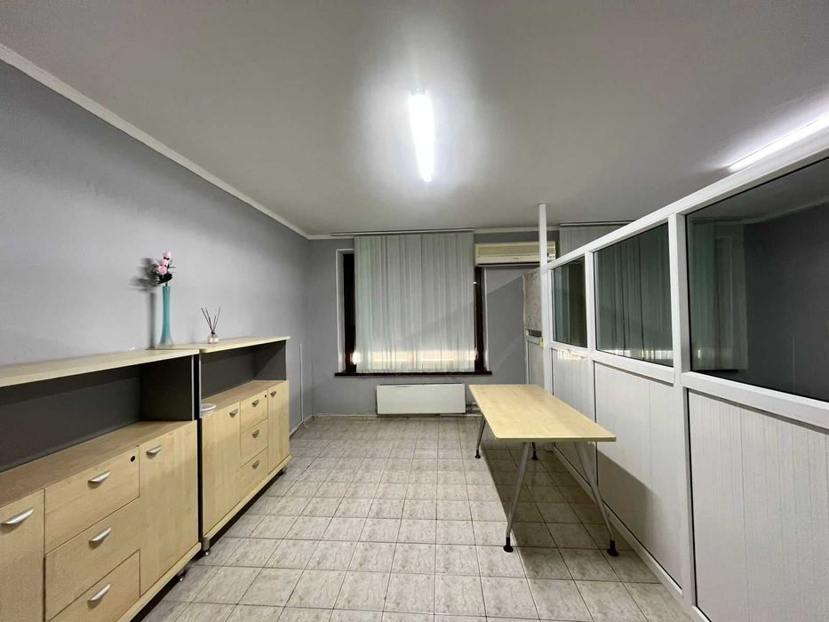 Офис в аренду 8 мкр