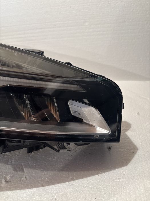 Десен фар Renault Clio 5