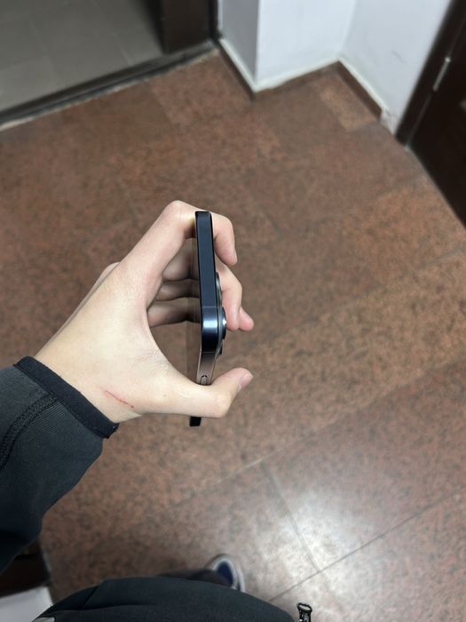 Продам Iphone 15 Pro Max 512gb
