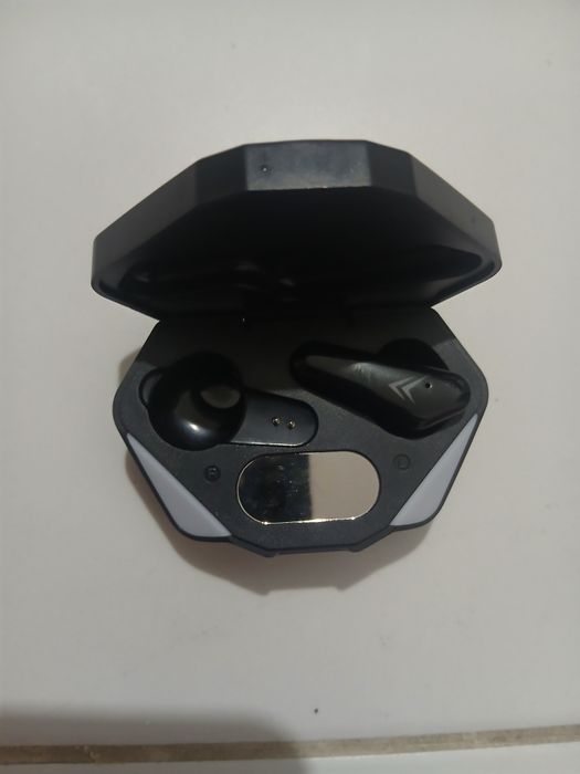 Наушники продам состояние хорошее