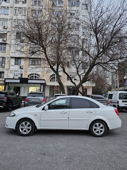 Gentra 3 pazitsa avtomad  2018 yil sotiladj