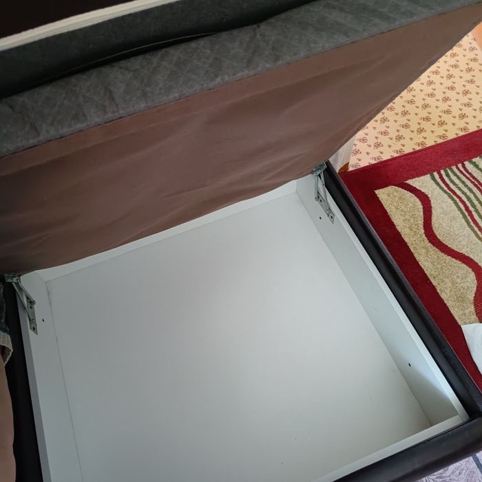 Продам пуфик в отличном состоянии.