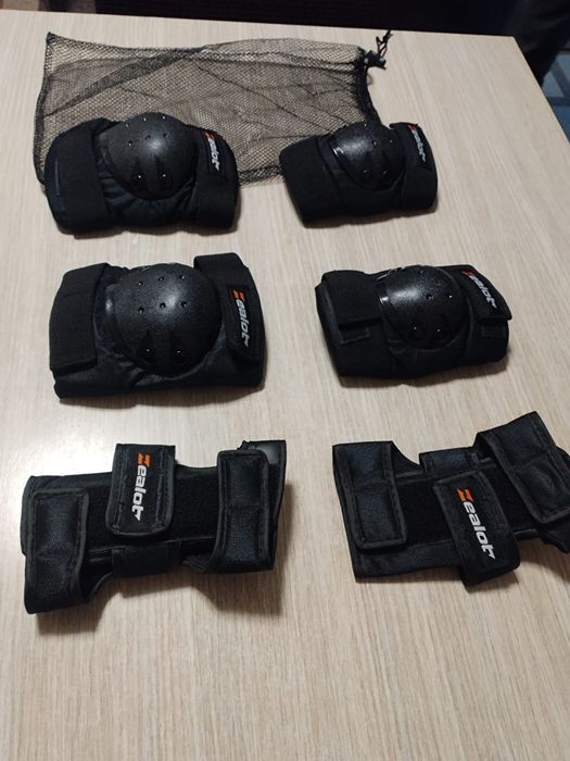 Set cotiere / genunchiere / mănuși role