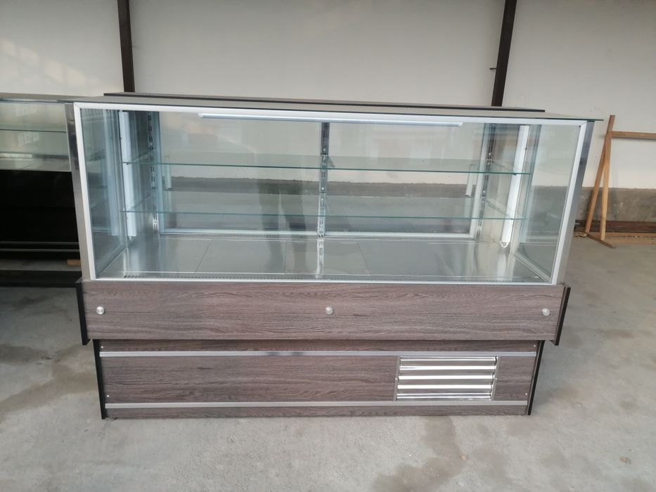 Витрина холодильник