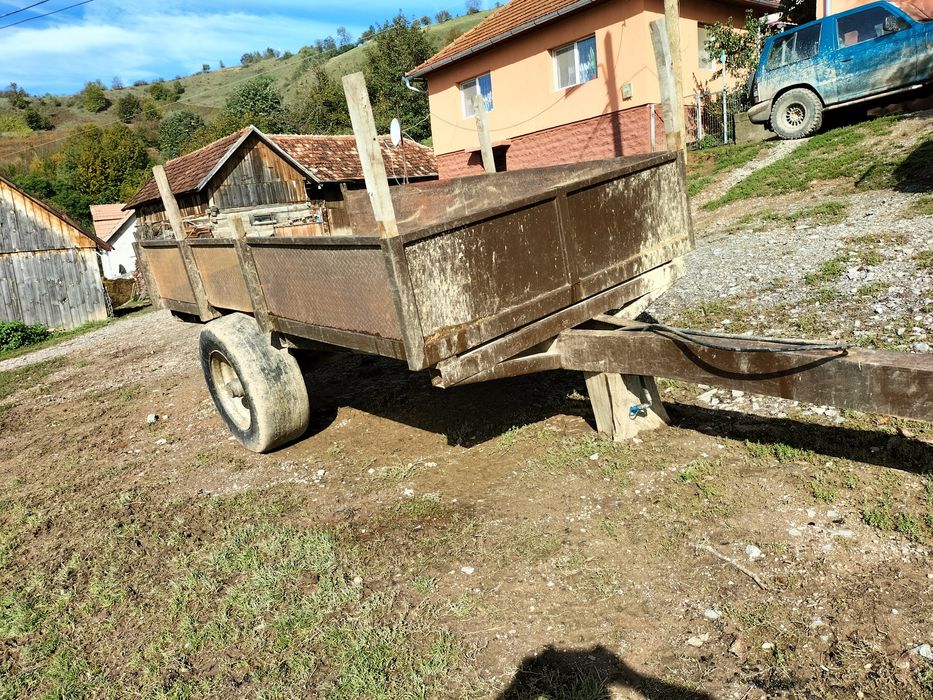 Vând remorca basculabila foarte bună și foarte tare.