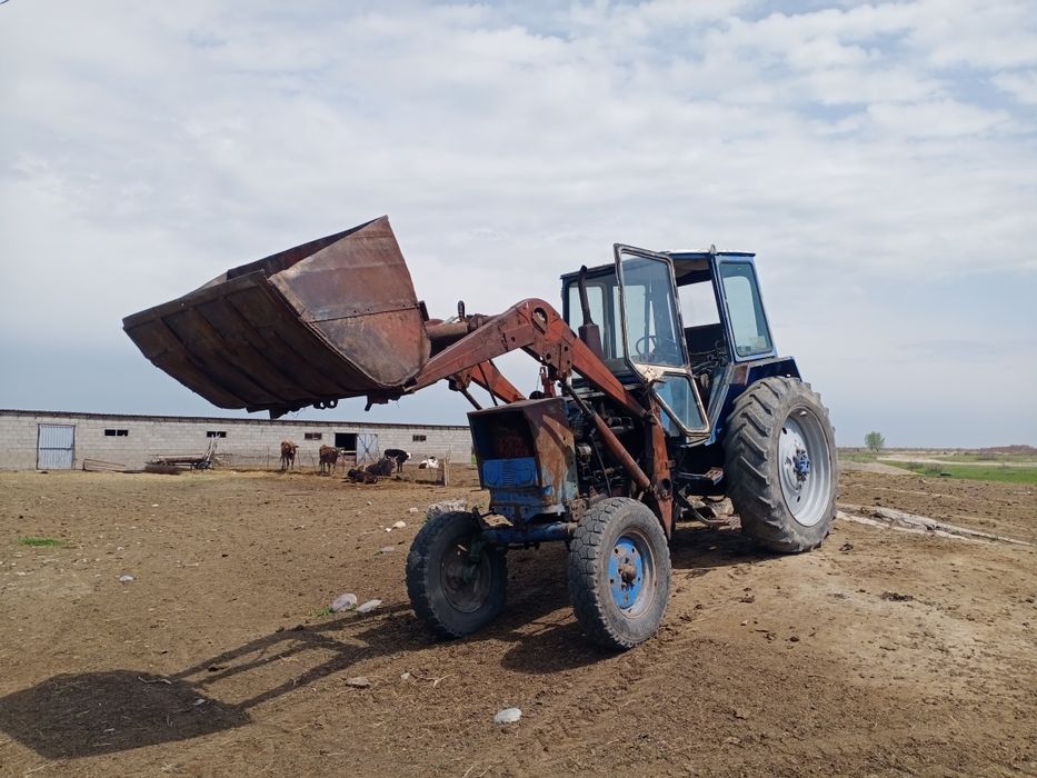 Трактор ЮМЗ с кунгом