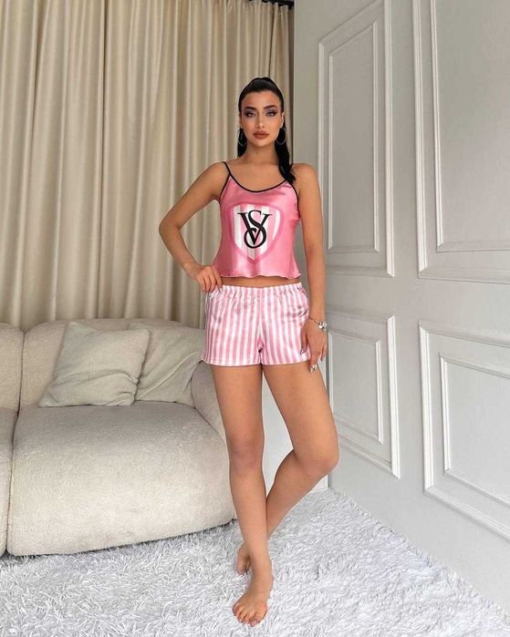 Дамски комплекти VS. Размери S, M, L, XL