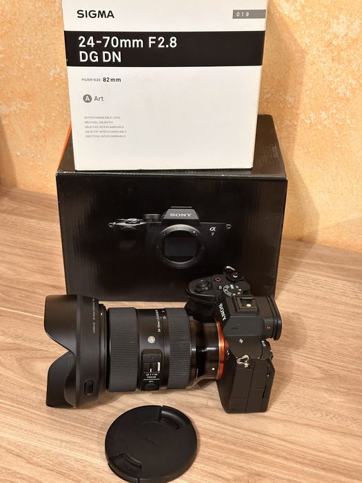 Sony a7/4 с объективом