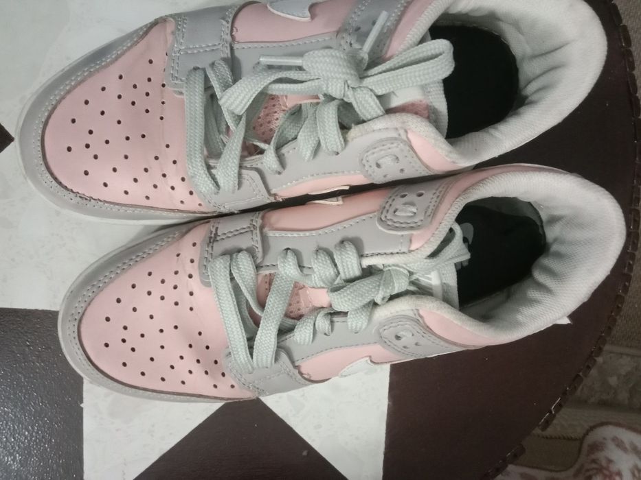 Красовки  девочки или девушки