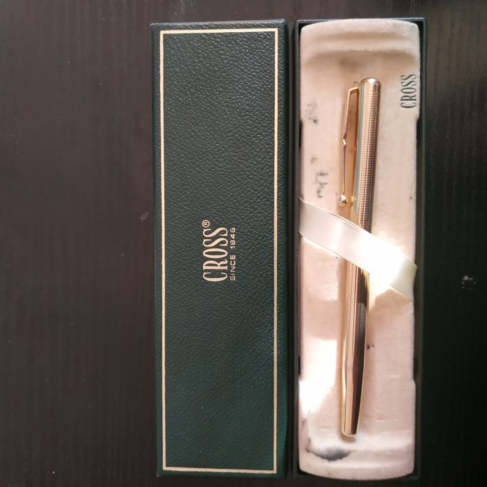 Перьевая ручка от CROSS