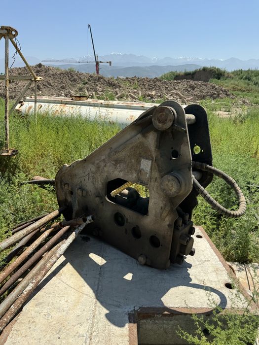 Гидро молот (отбойник)