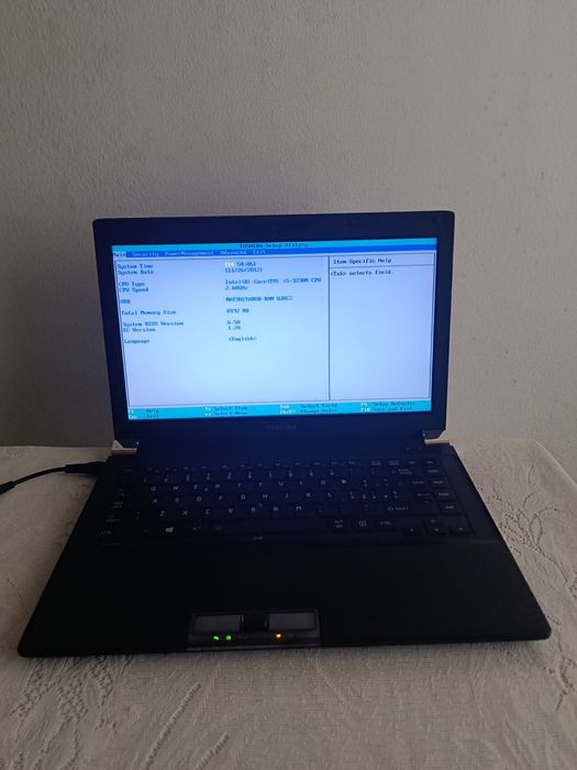 Vând 2 laptopuri + bonus încă unul