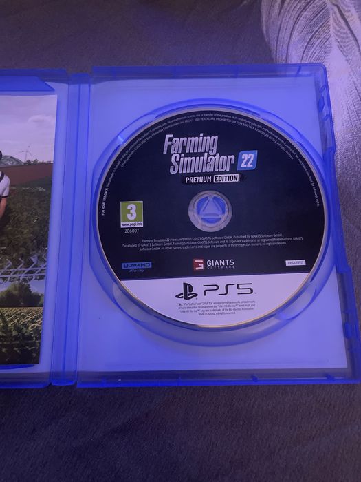 Farming Simulator 22 PREMIUM EDITION (PS5)