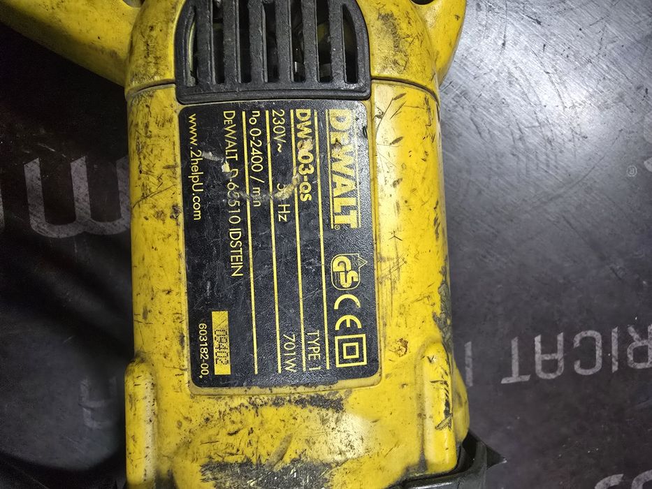 Fierastrau  dewalt 220v