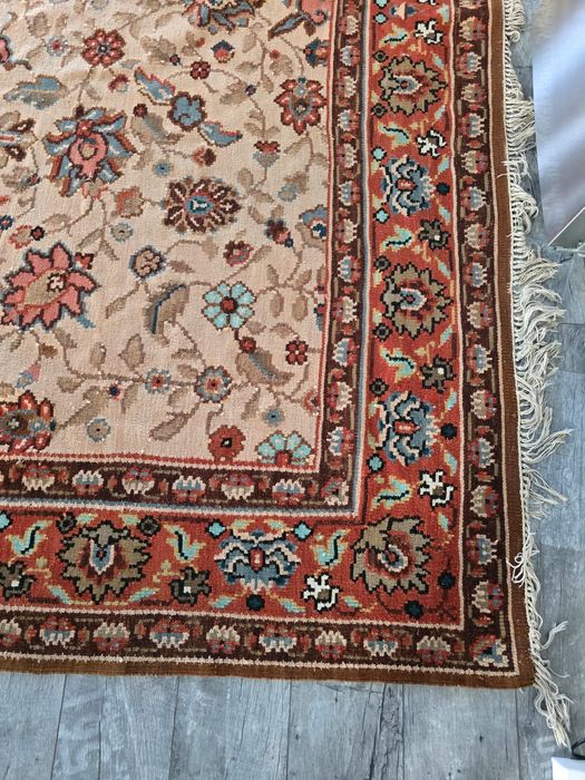 Котленски килим 1928 г дизайн Малинки