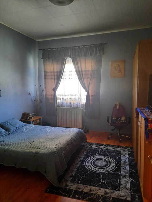 Vand apartament 110 mp +garaj mare + gradina .Radna ,Lipova