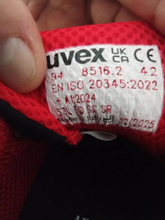 Работни обувки Uvex 42 номер