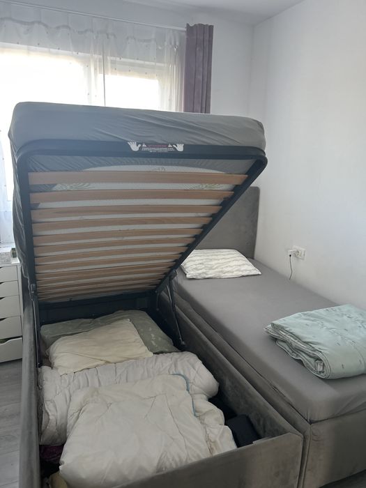 Vând pat cu spătar catifea