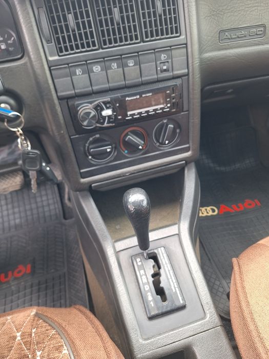 Продам Ауди 80 б3