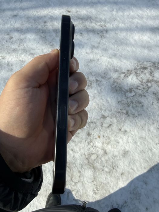 Срочно продам айфон 16 про 128