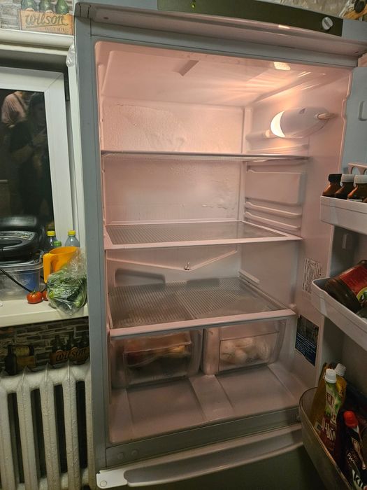 Холодильник indesit