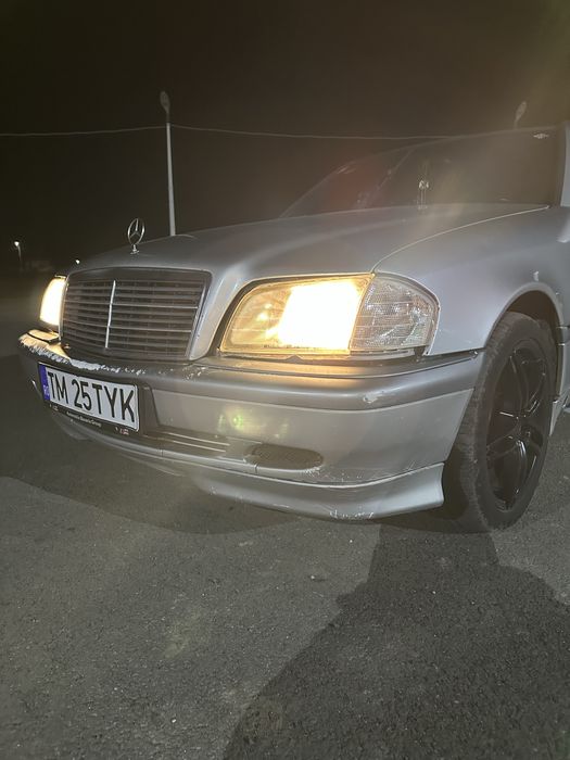 vand sau schimb mercedes w202